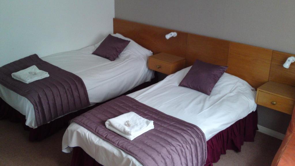 Farthingstone Hotel Room photo